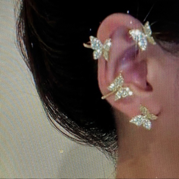 Unique, Elegant Butterfly Gold Clip-on Earrings (Right Side) - Picture 5 of 6